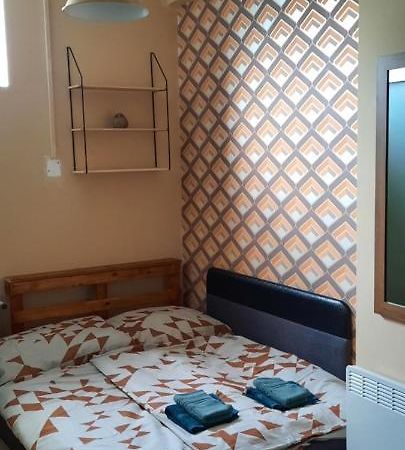 Csenge Apartman Кестели Екстериор снимка