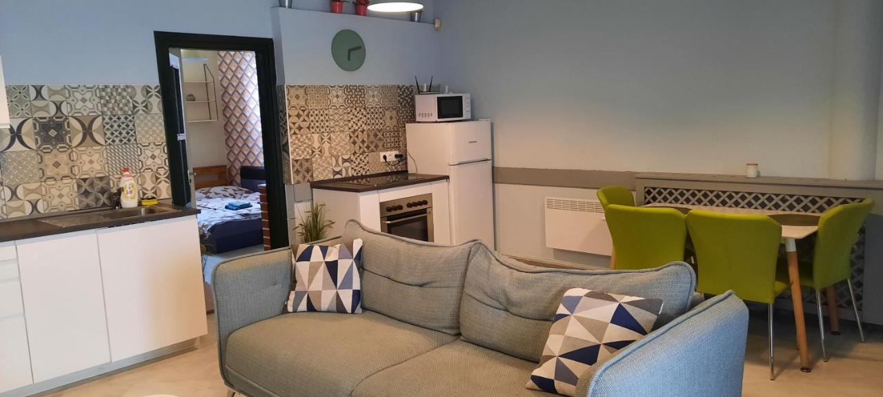 Csenge Apartman Кестели Екстериор снимка